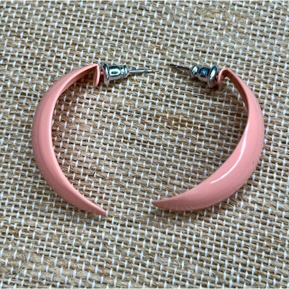 Vintage Pink Crescent Hoop Earrings Retro 1980s Style Lightweight Resin Silver-T - Picture 5 of 8